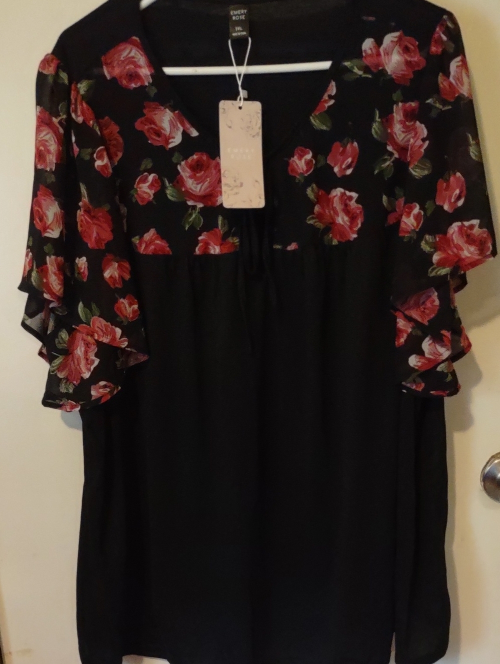 Emery Rose Black Floral Flutter Sleeve Women's Top 5x